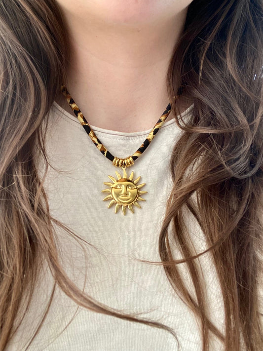Collier Solis